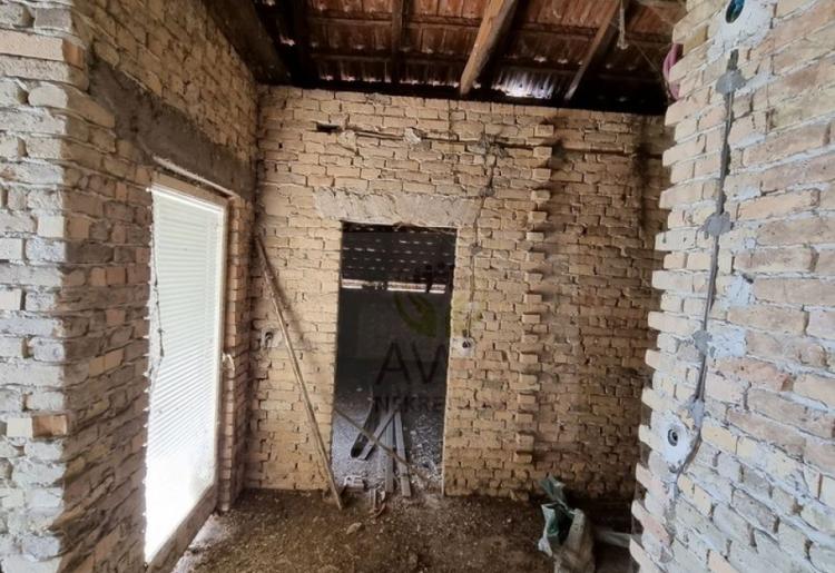 Svetozar Miletić. Spratna kuća 156m2, 8.7ar plac