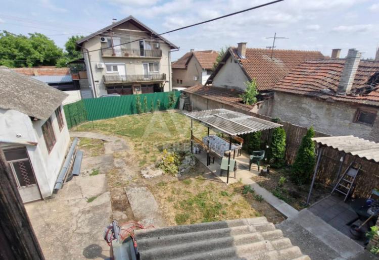 Sombor, Kuća Goge, u osnovi 109 m2, Plac 439 m2