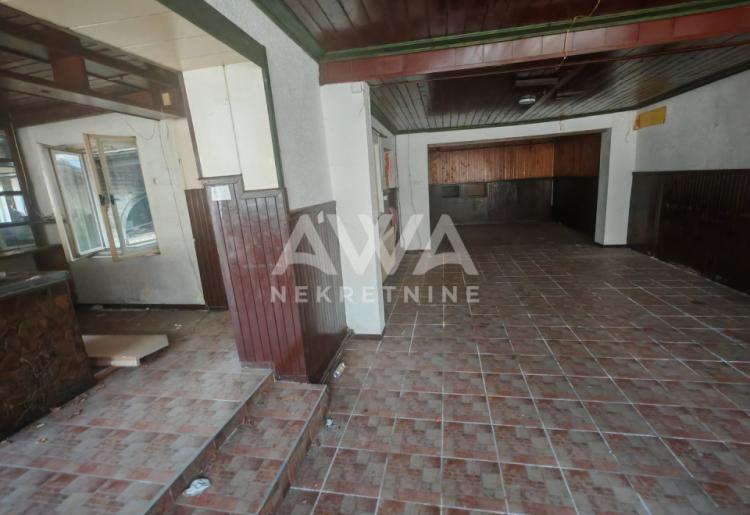 Centar Apatina. Kuća 201m2, plac 3ar