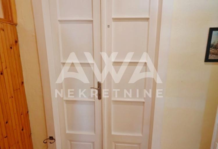 SOMBOR – Investiciona prilika u centru grada: 3 apartmana i jedna soba spremnih za izdavanje i život