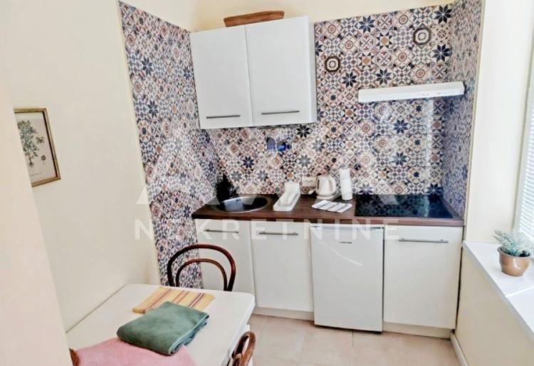 SOMBOR – Investiciona prilika u centru grada: 3 apartmana i jedna soba spremnih za izdavanje i život