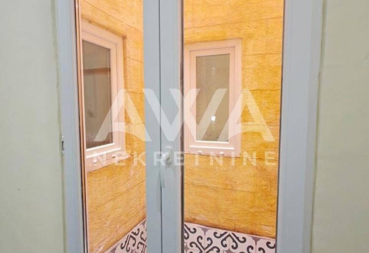 SOMBOR – Investiciona prilika u centru grada: 3 apartmana i jedna soba spremnih za izdavanje i život
