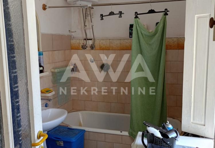 Apatin. Centar. Kuća 508m, plac 11ar