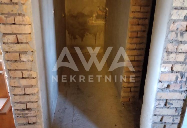 Apatin, Kuća spratnica 87 m2, plac 442 m2