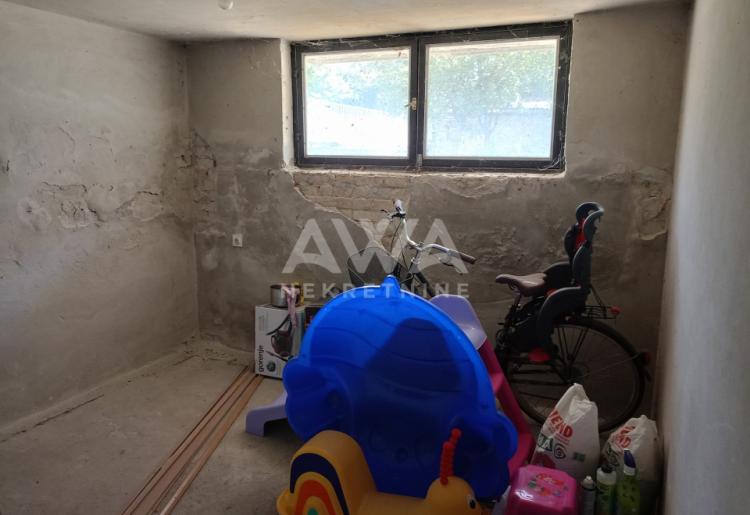 Apatin, Kuća spratnica 87 m2, plac 442 m2