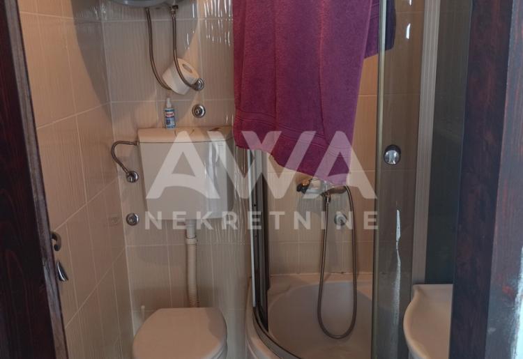 Apatin. Dve kuće, starija 81m2 i novija spratna 93m2 plac 438 m2