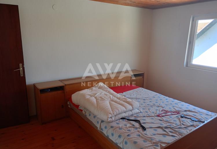 Apatin. Dve kuće, starija 81m2 i novija spratna 93m2 plac 438 m2