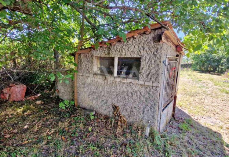 Vikendica na Monoštorskom putu, 42m2