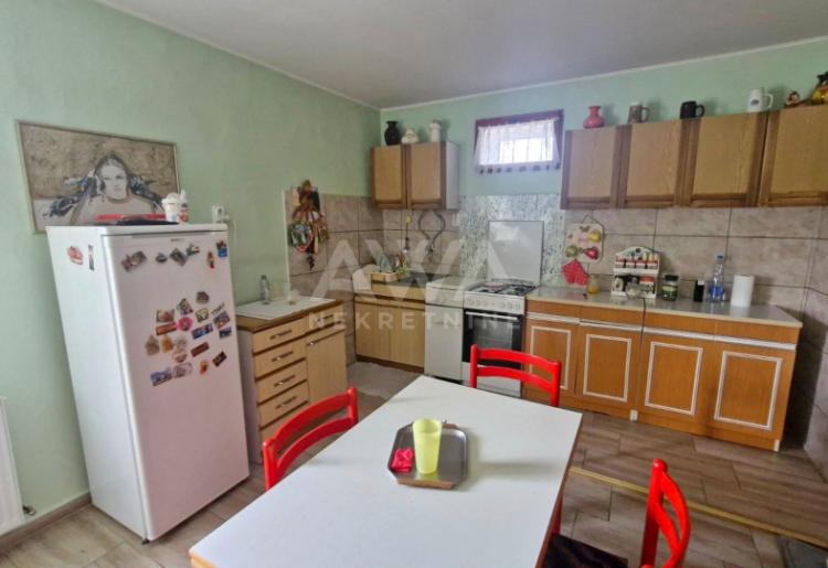 Dvojna kuća 122m2, Sombor, MZ Crvenka, Plac 419m2