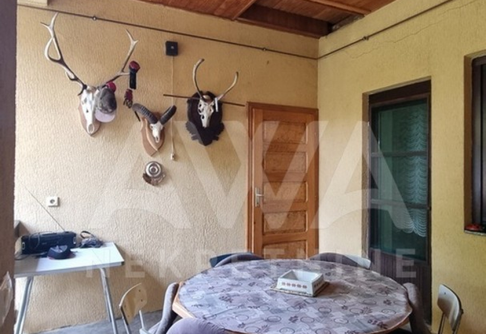 Apatin. 4.0 Soba kuća, 192m2, plac 5ar